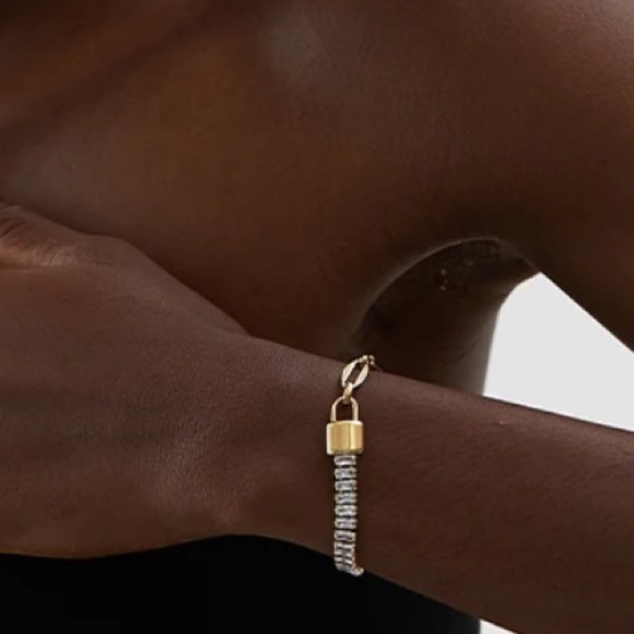 New Unique Gold Cubic Zirconia Padlock Bracelet - Picture 9 of 14